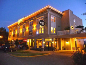 Fairhaven Village Inn